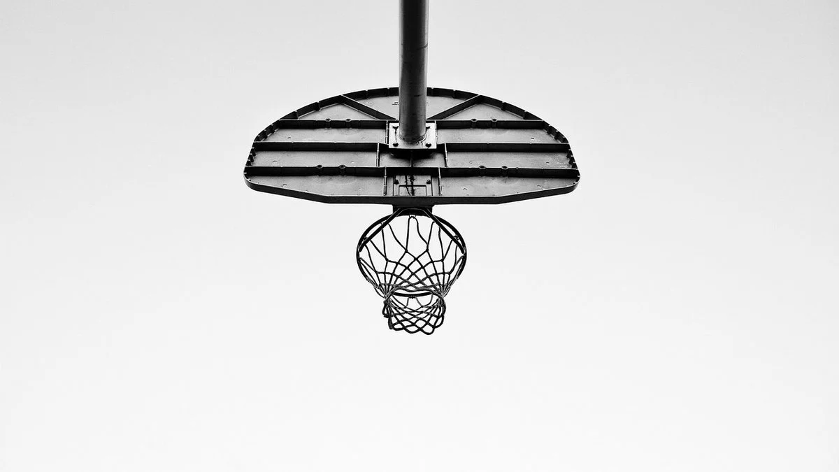 LeBrononGOATdebate：詹姆斯表态与核心位置竞争格局